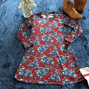 New size small floral dress with tags !